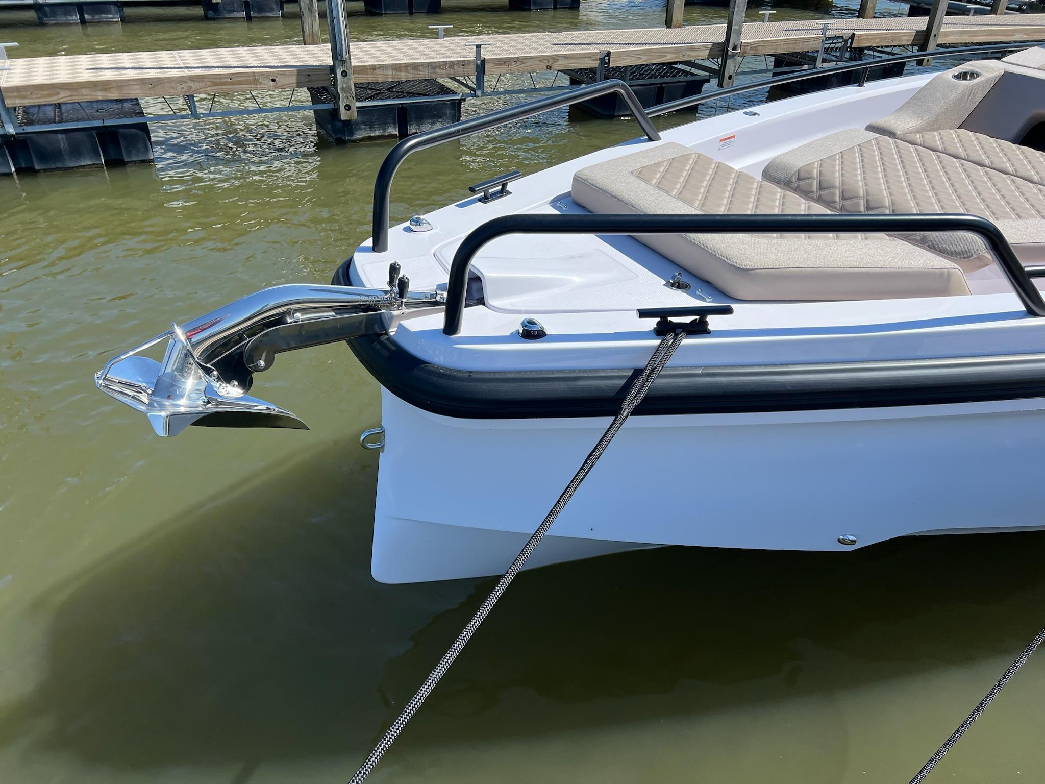 2025 Axopar 37 XC CROSS CABIN