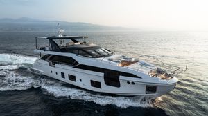 Azimut Grande 27 METRI Luxurious 2020 Azimut Grande 27 METRI yacht cruising on open sea.