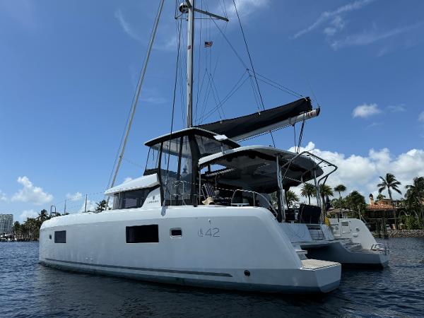 Lagoon 42