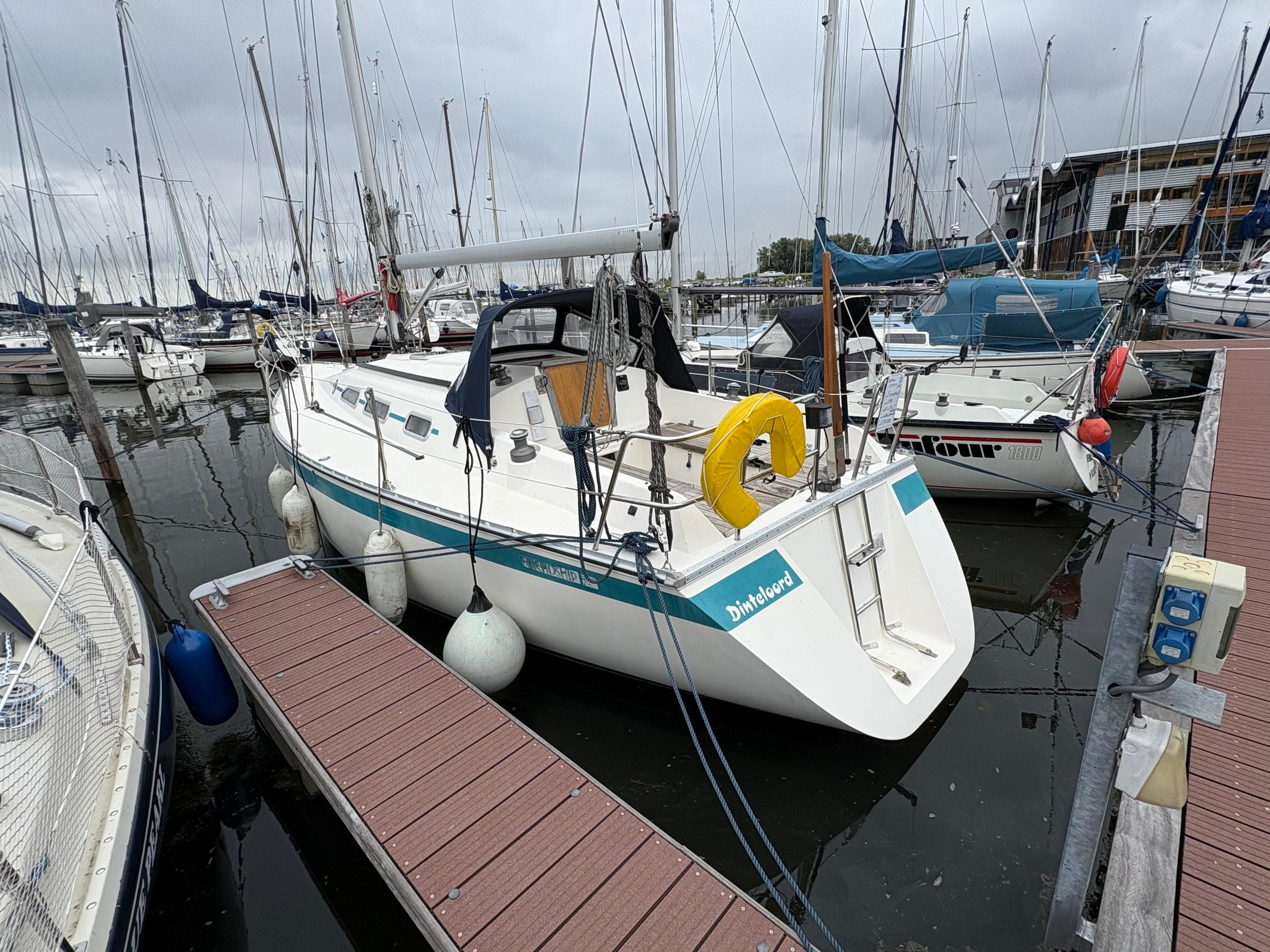 1993 Friendship 33