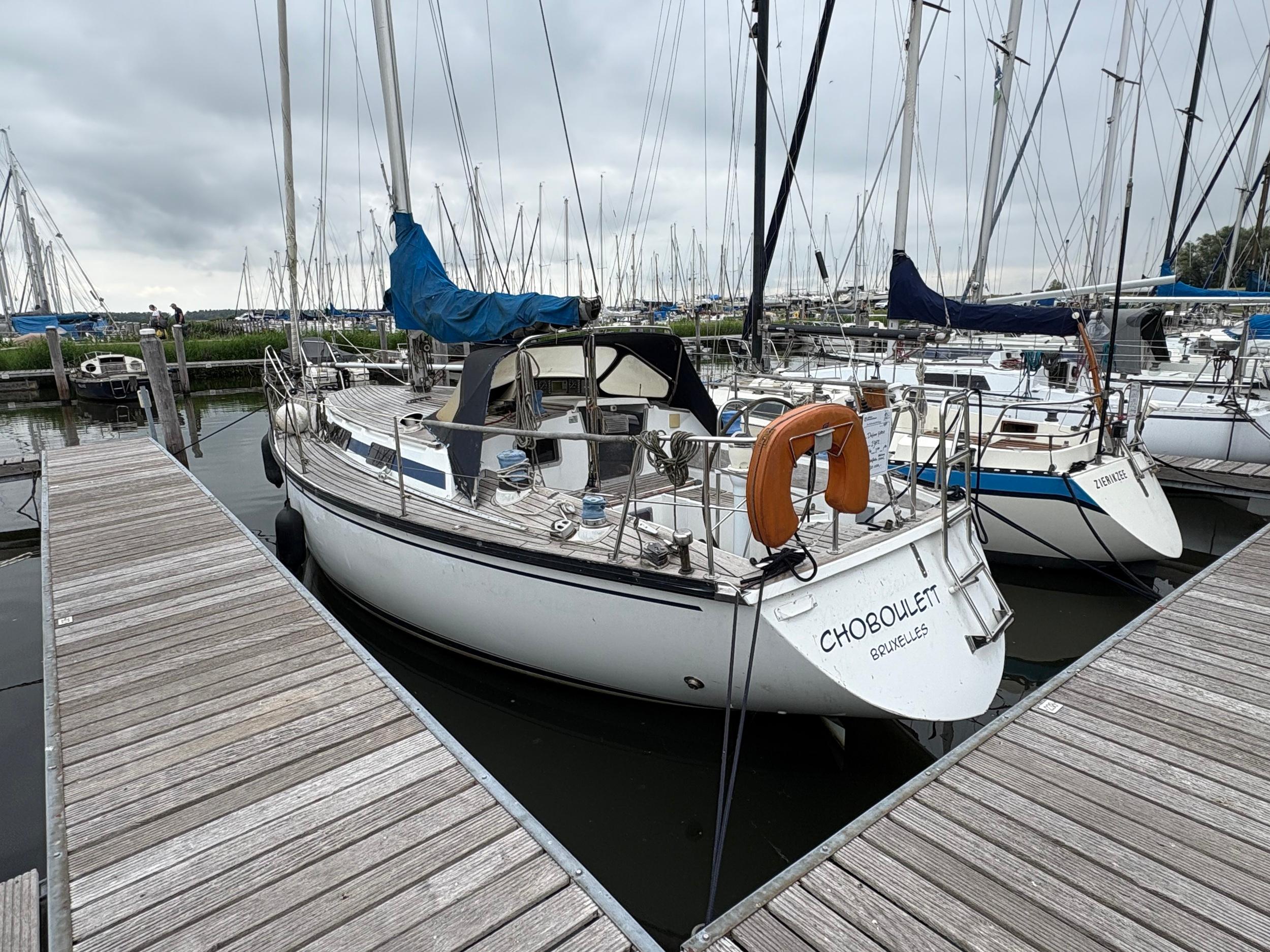1981 Dufour 4800