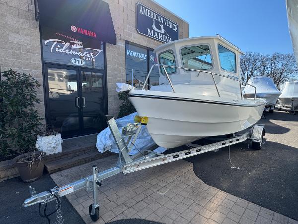 2025 Arima Sea Chaser 19 Yellowtail Edition