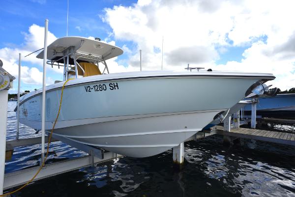 2006 Boston Whaler 320 Outrage