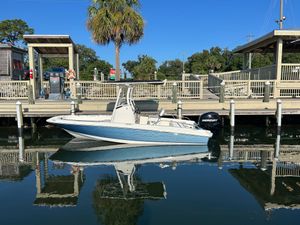 Boston Whaler 210 Dauntless