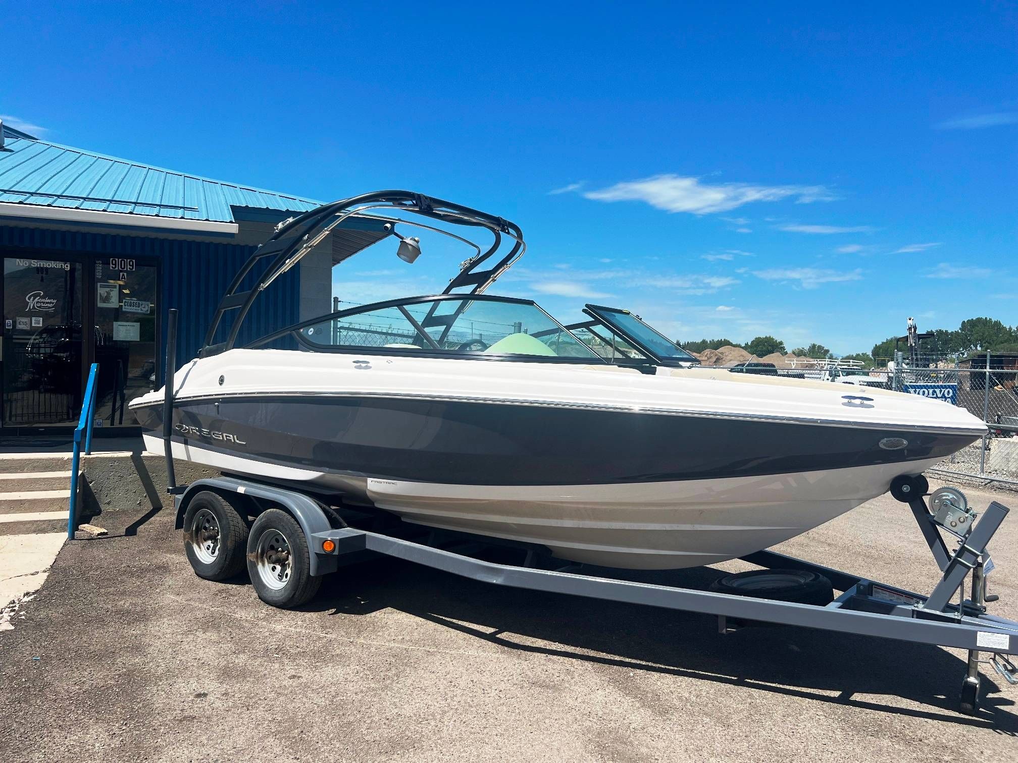 2023 Regal 2000ES