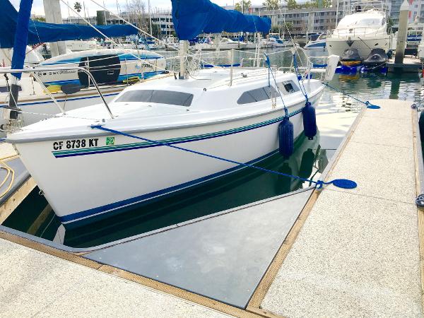 Perry Design Review: Catalina 250 - boats.com