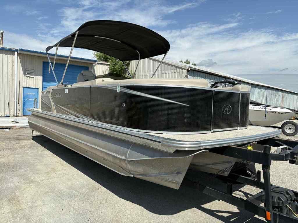 2021 Avalon LSZ Entertainer 24 FT
