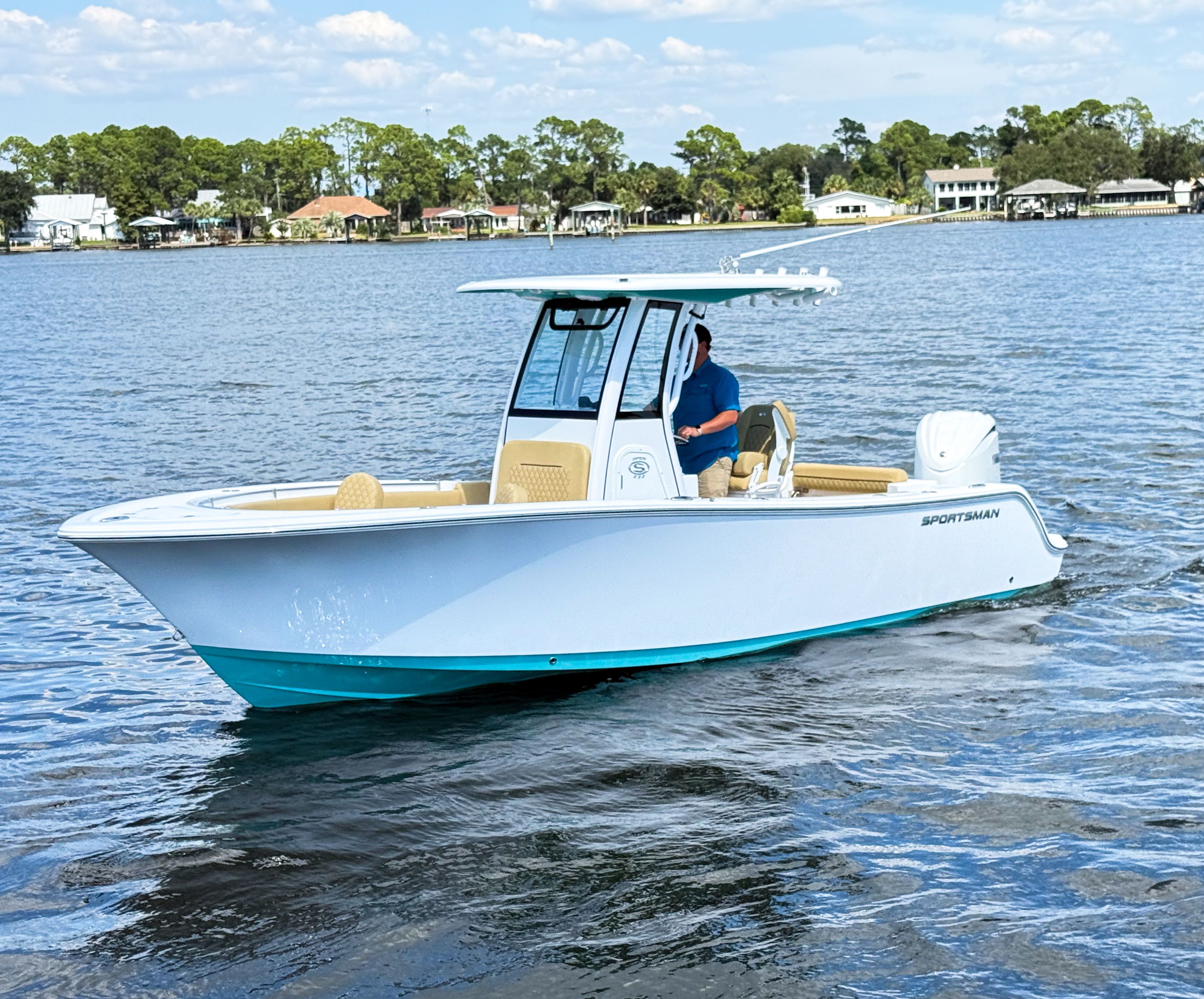 2025 Sportsman Open 232 Center Console