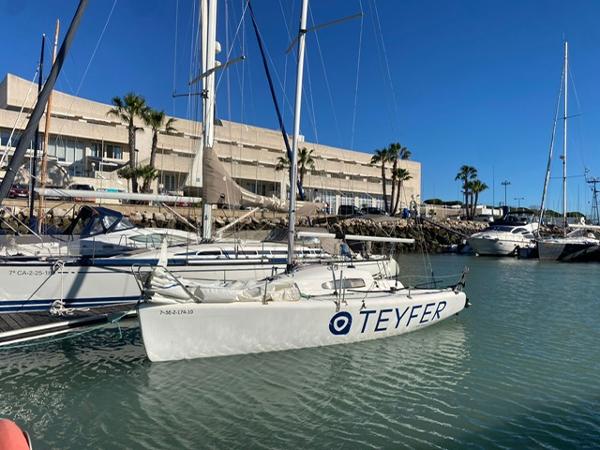 2007 Universal Yachting Toro 25