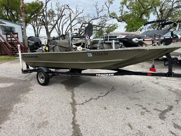 2017 Tracker Grizzly 1648