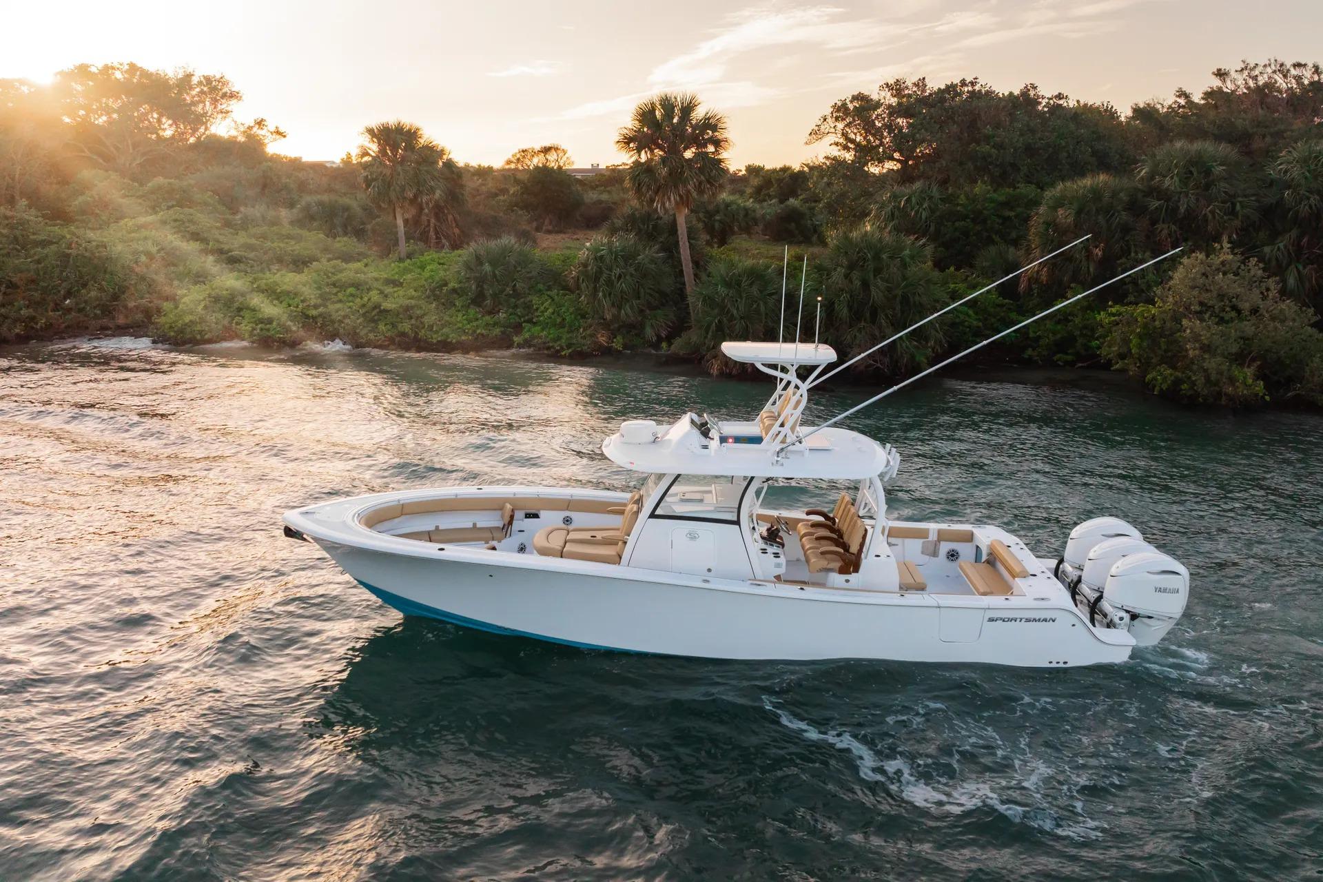 2026 Sportsman Open 352 Center Console