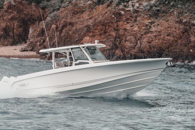 2025 Boston Whaler 380 Outrage