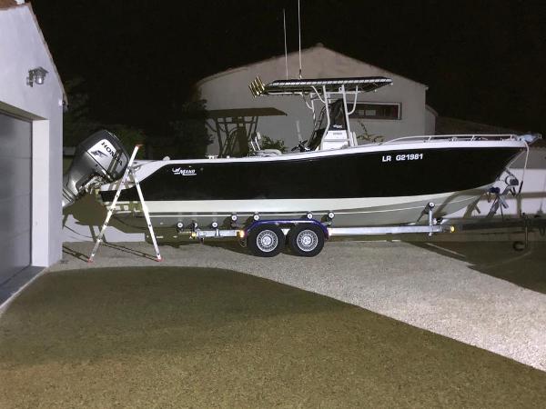 2002 Mako 282 Center Console