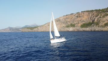 2006 Bavaria Cruiser 33
