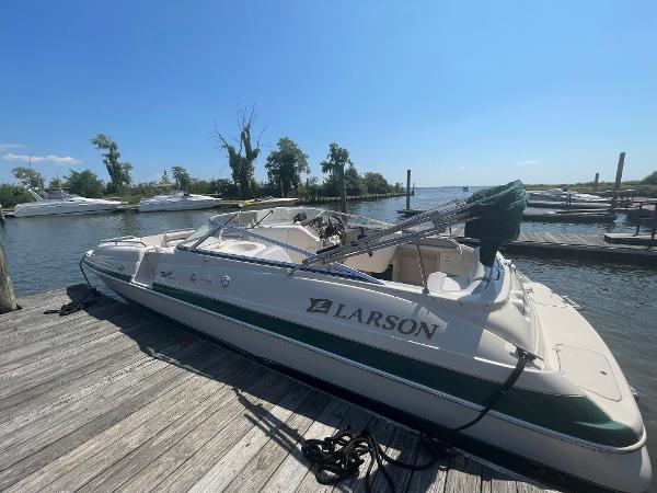 2002 Larson Escape 234