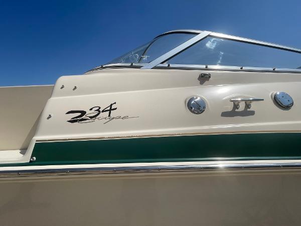 2002 Larson Escape 234