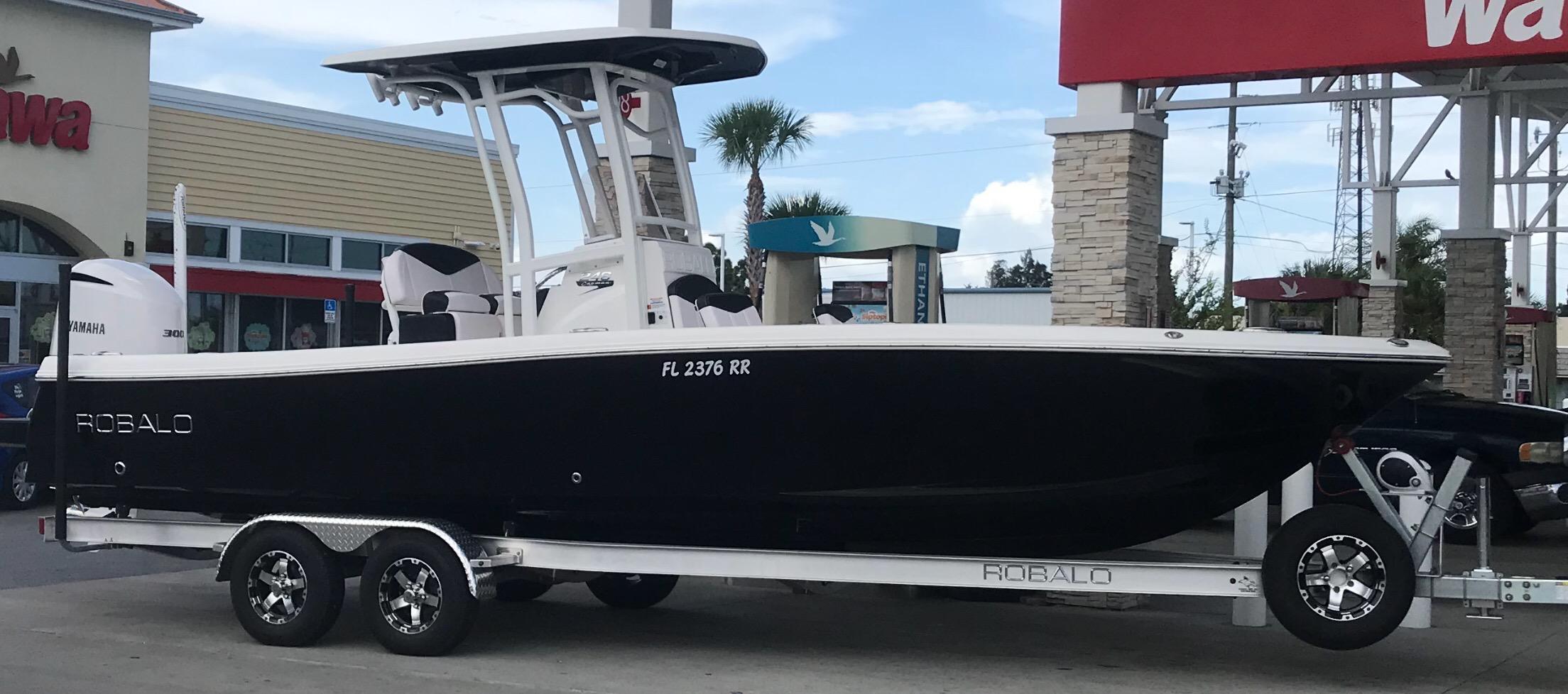 2018 Robalo 246 Cayman