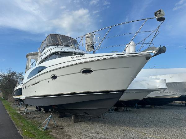 2001 Carver 396 Motor Yacht