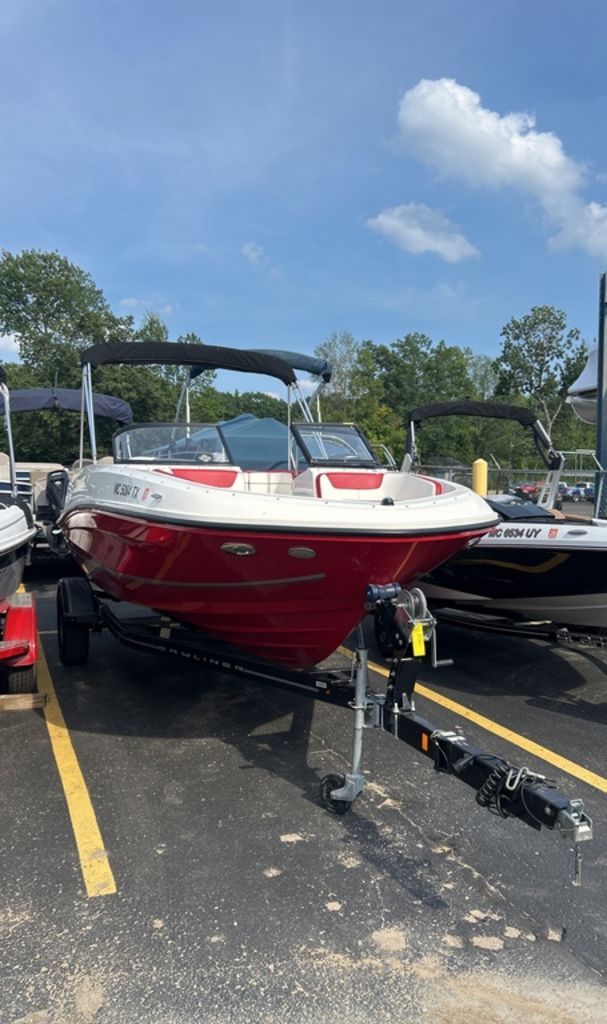 2016 Bayliner VR5