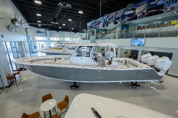2025 Sportsman Open 352 Center Console