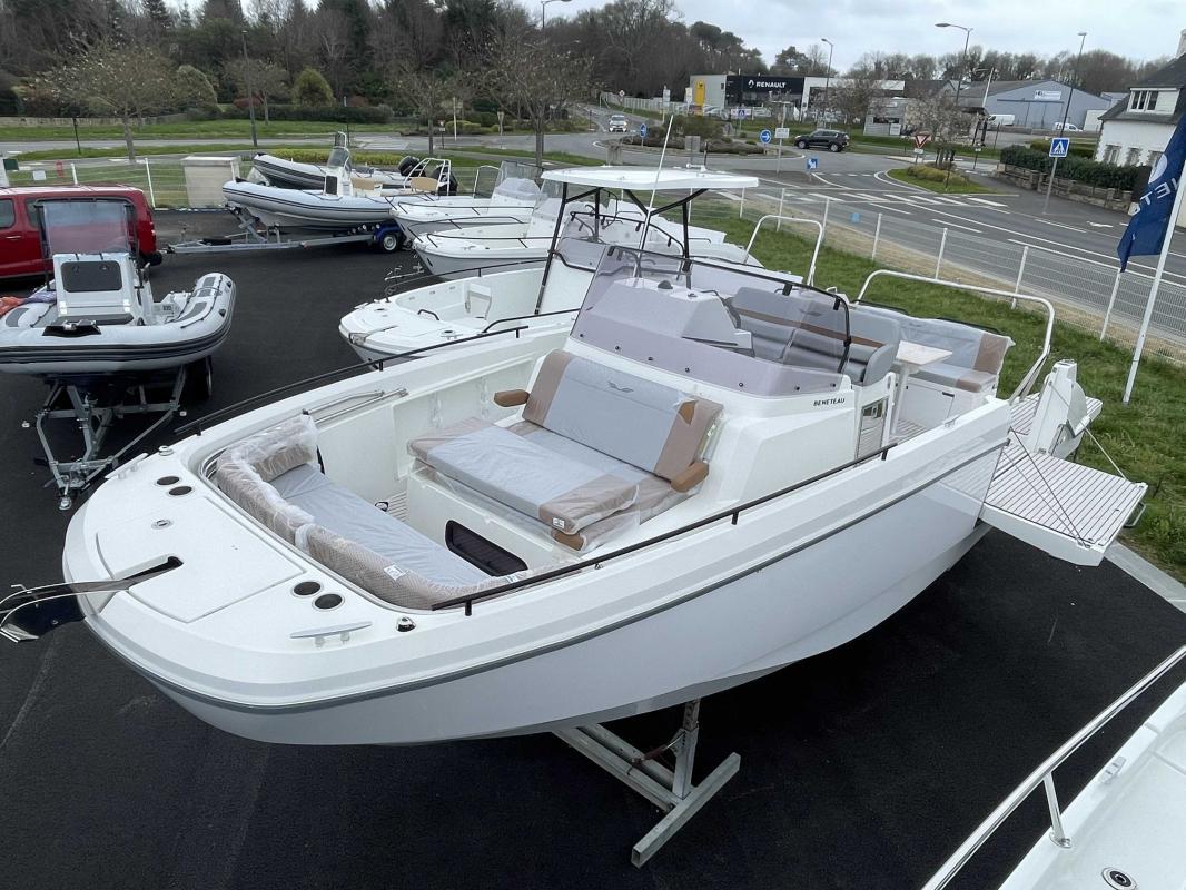 2023 Beneteau FLYER 9 SPACEDECK OB