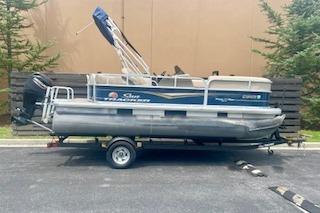 2021 Sun Tracker Party Barge 18 DLX