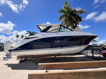 2026 Sea Ray Sundancer 320 Outboard