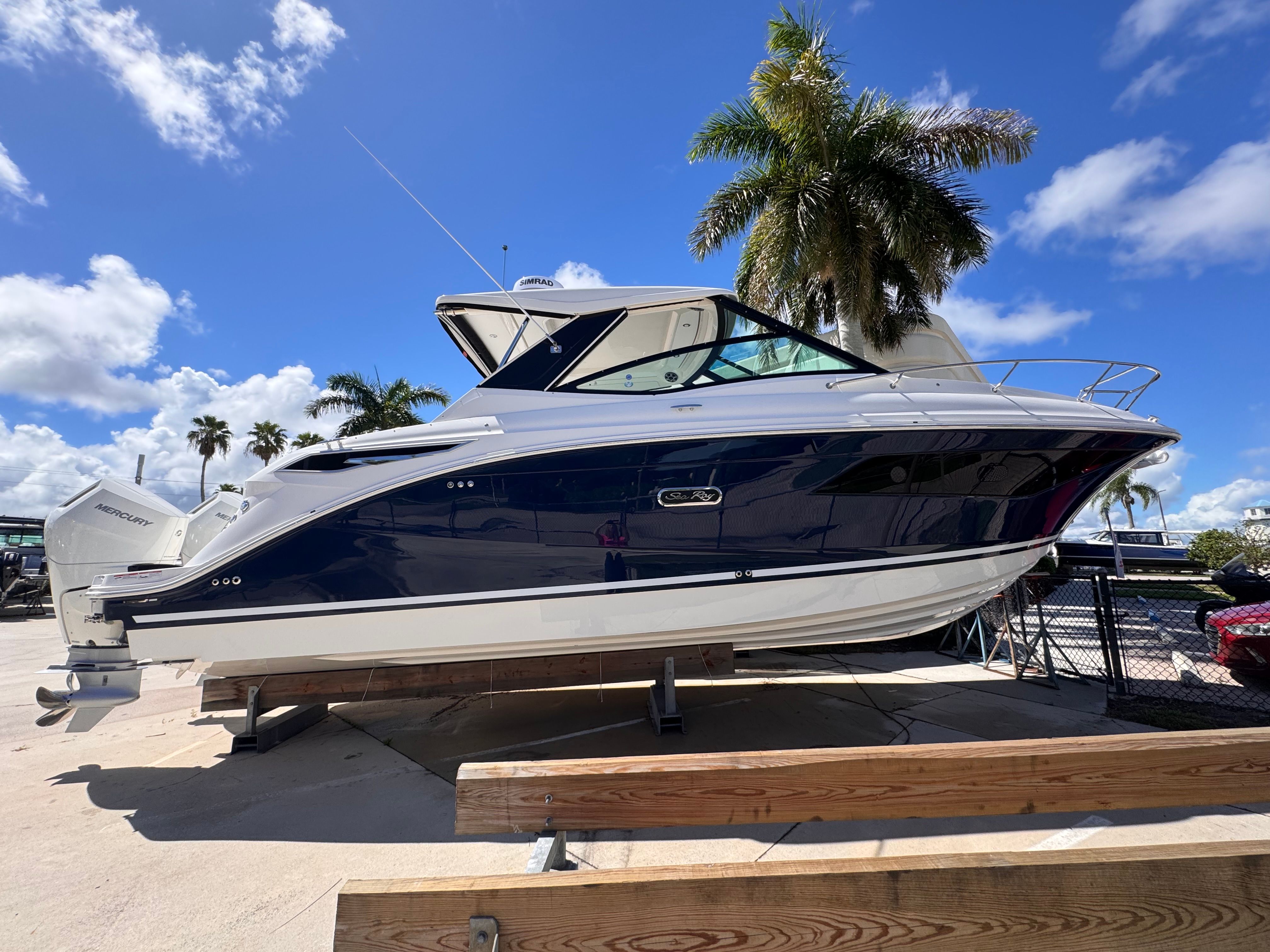 2026 Sea Ray Sundancer 320 Outboard