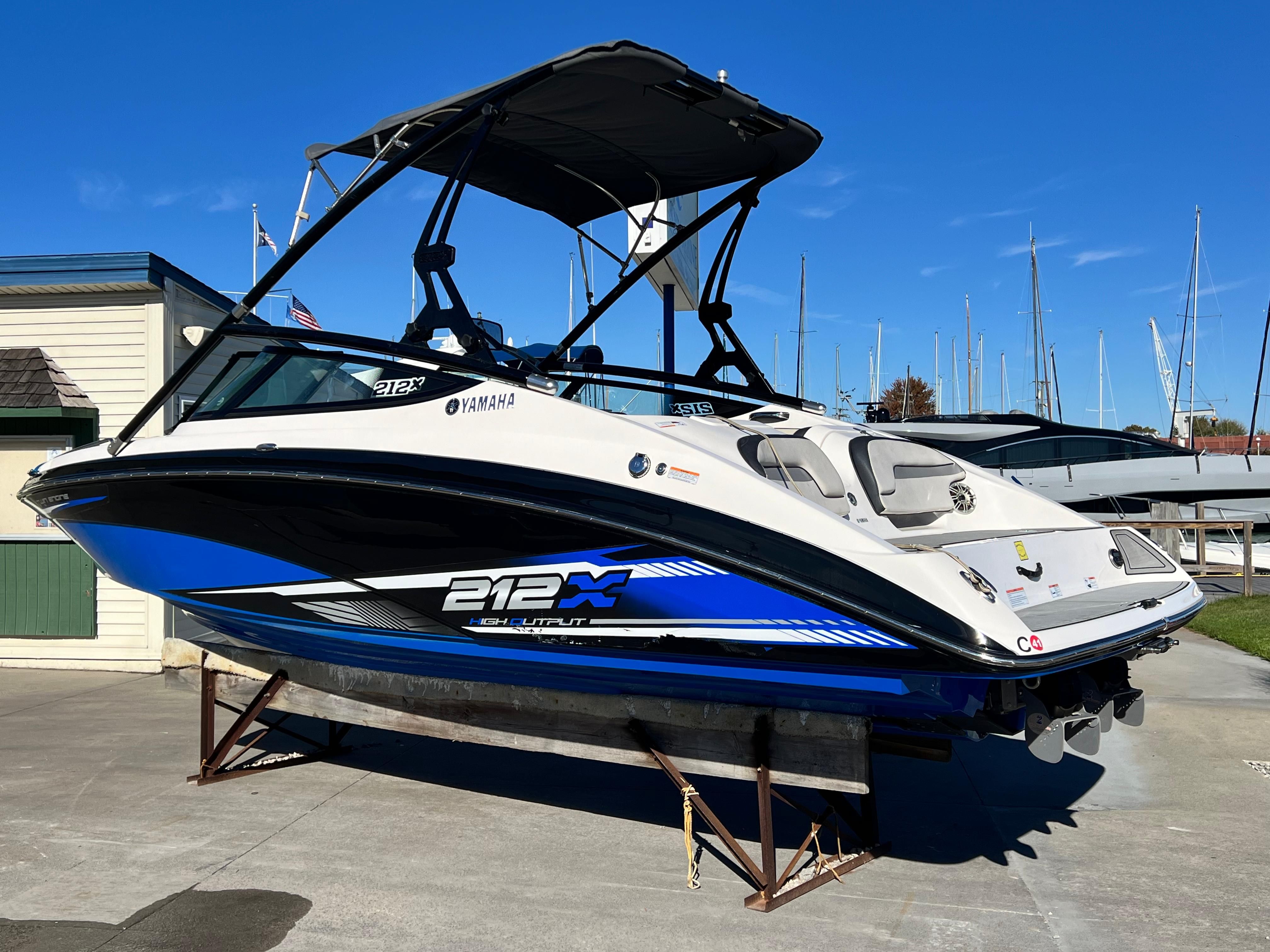 Yamaha Boats 212X
