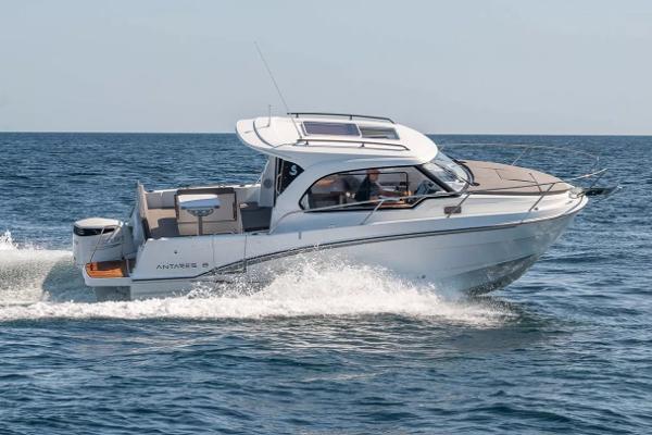 2025 Beneteau Antares 8 OB