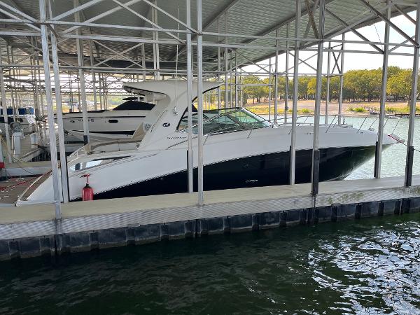 SUNDANCER 370 Cabin Cruiser