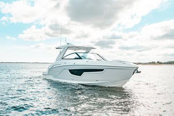 2025 Cruisers Yachts 34 GLS OB