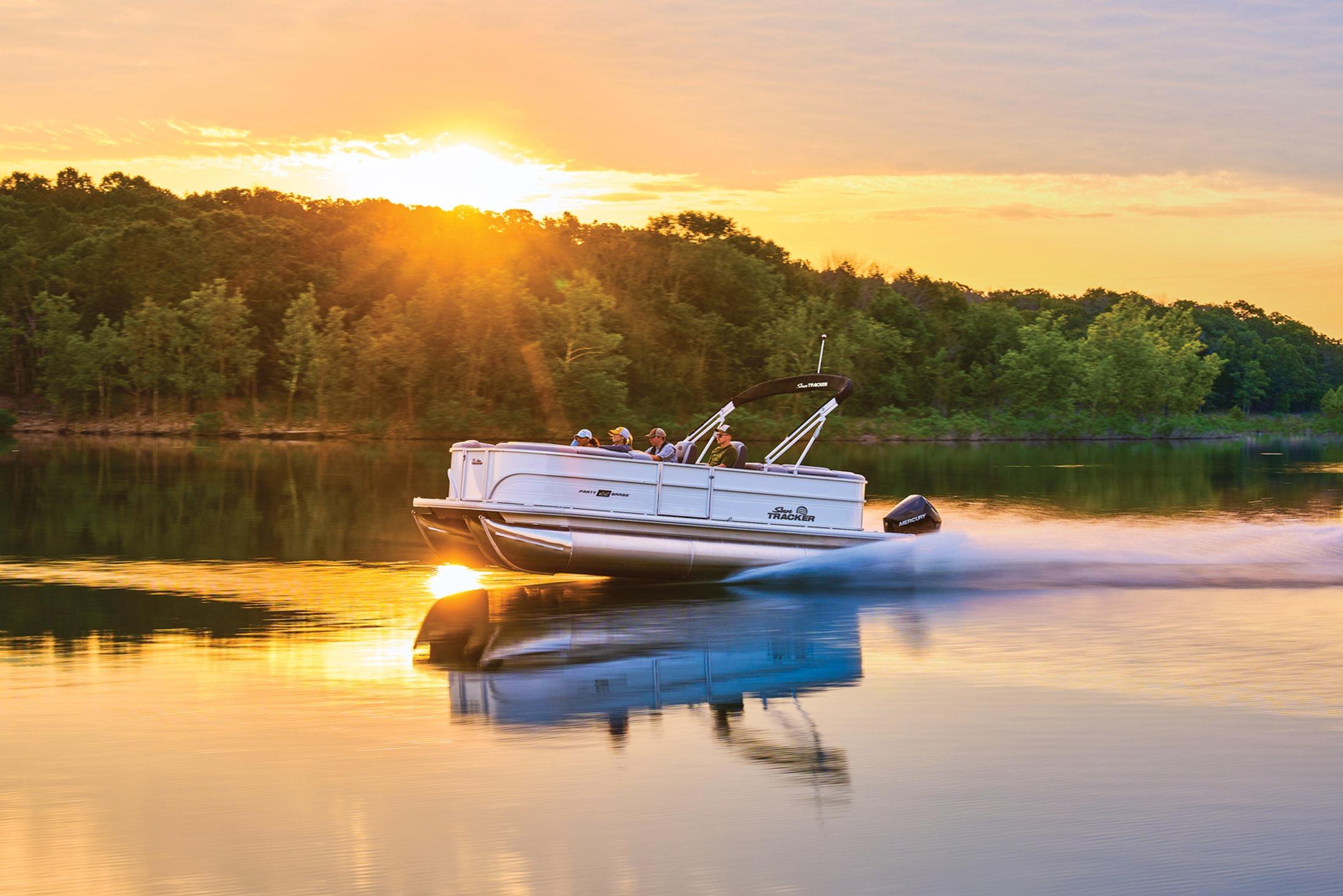 2026 Sun Tracker Party Barge 22 XP3