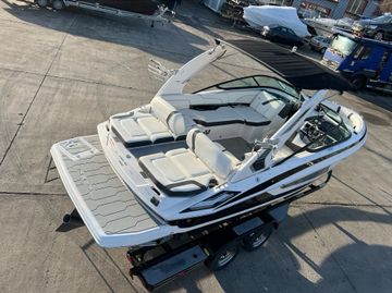 2018 Regal 2300 RX Surf