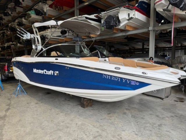 2020 MasterCraft XT22