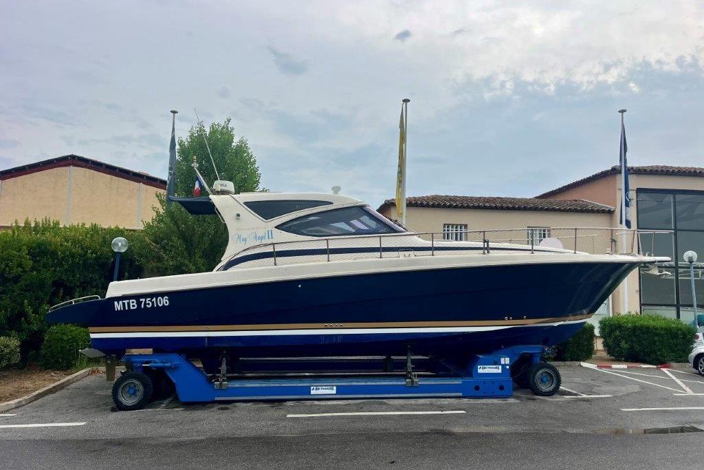 2000 Cayman Yachts 43 open