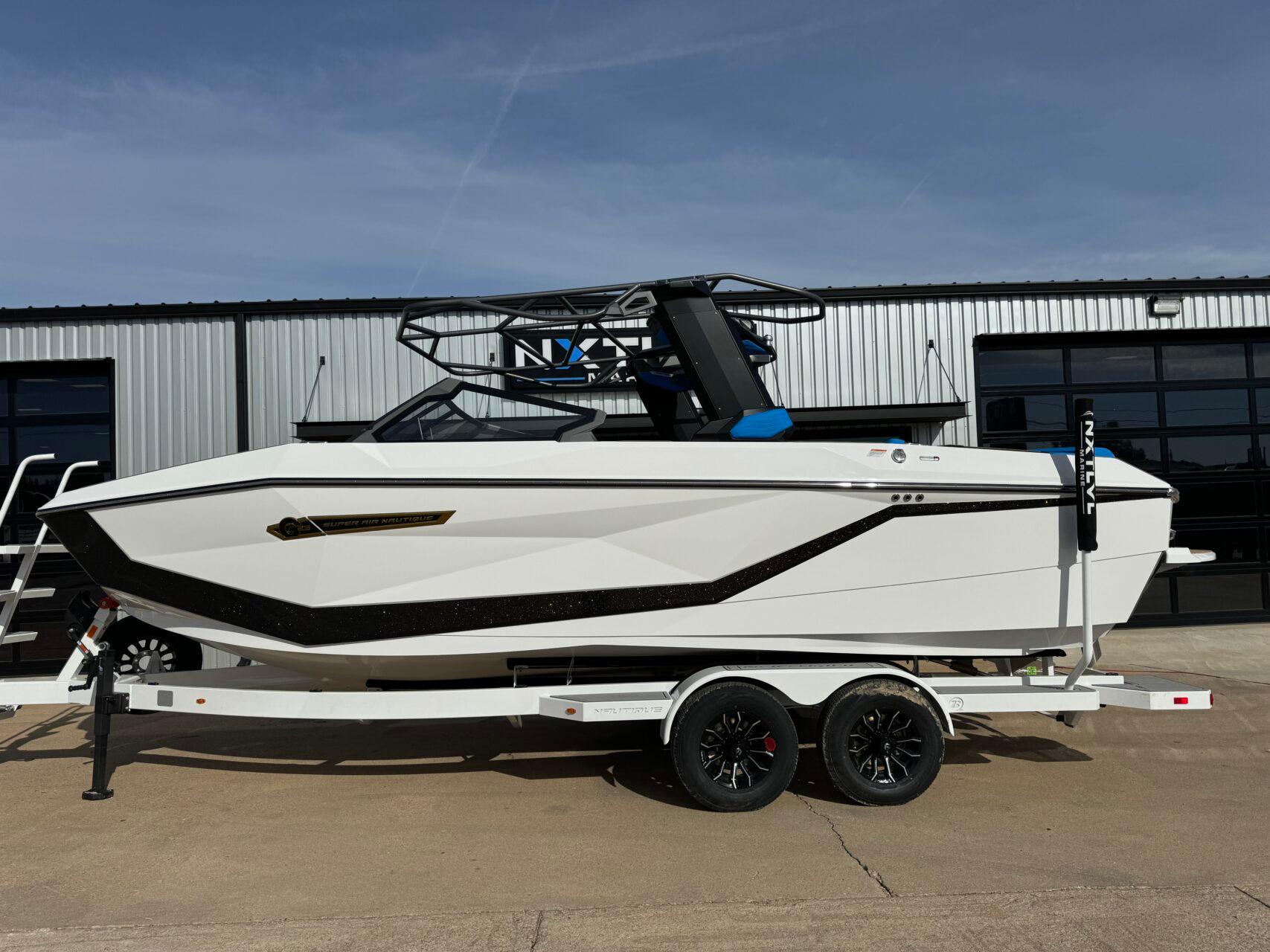 2025 Nautique G23