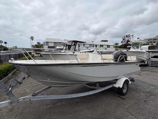 2025 Boston Whaler 190 Montauk