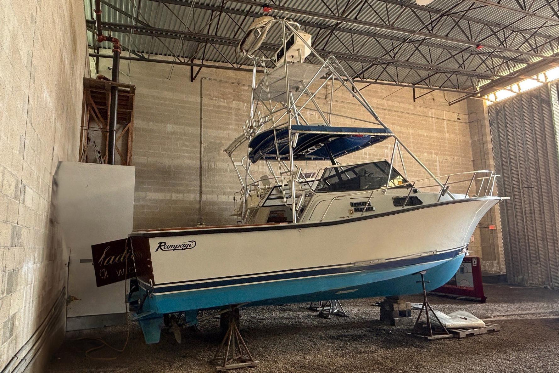 1985 Rampage 30 Express