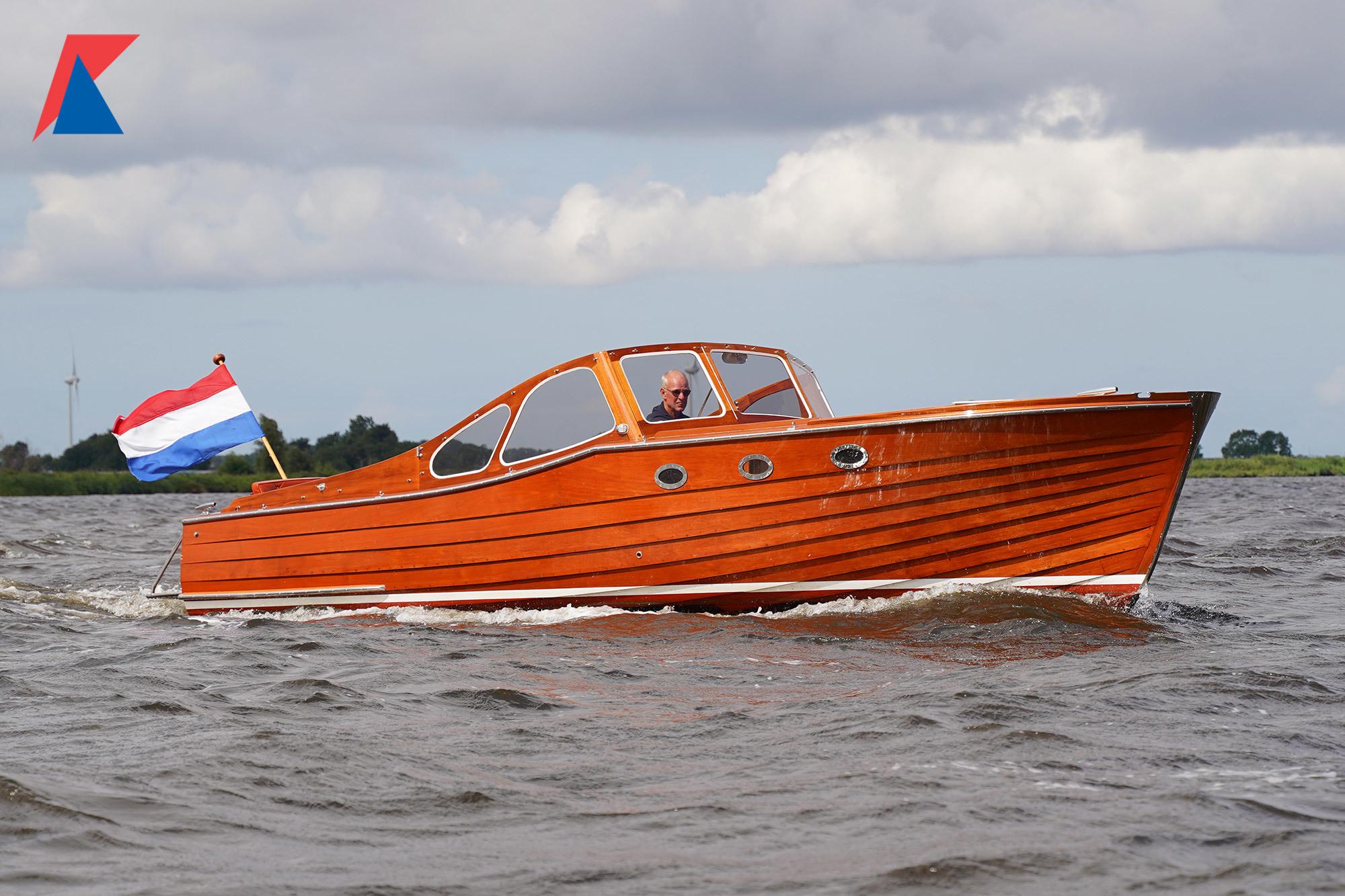 Page 7 of 62 - Antique and classic (power) power boats for sale