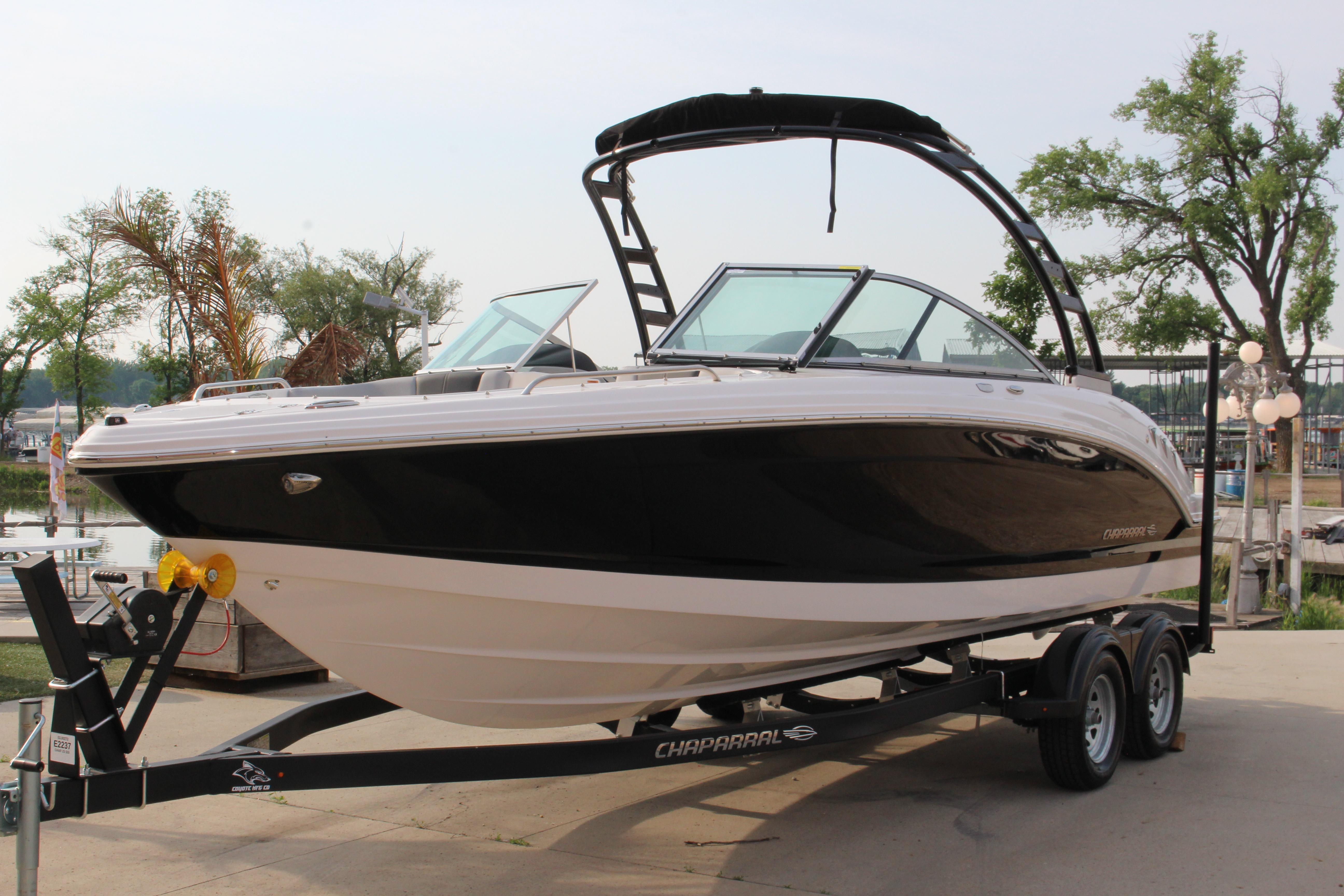 2022 Chaparral 23 SSi