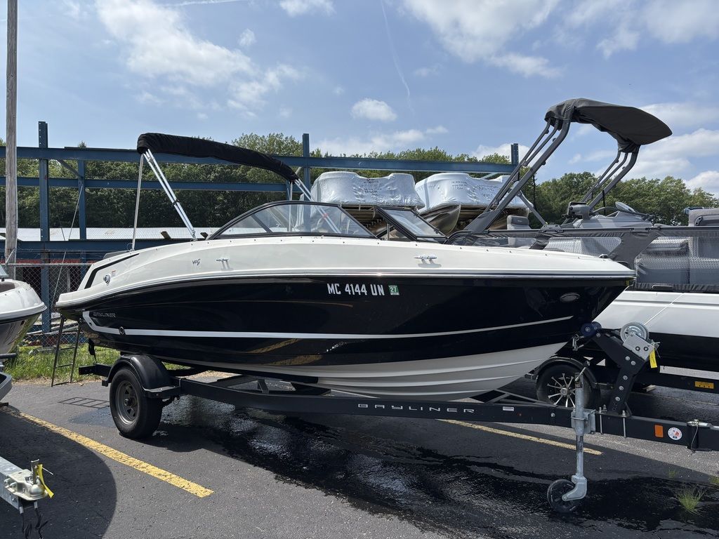 2021 Bayliner VR5