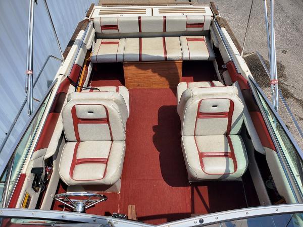 1984 Sea Ray 225 Cuddy Cabin