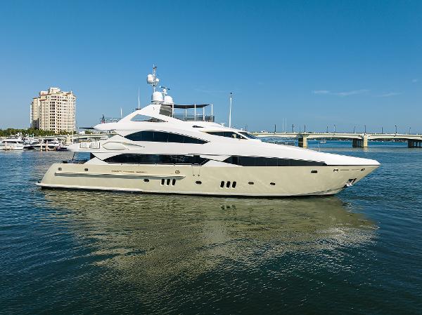 2009 Sunseeker Trideck