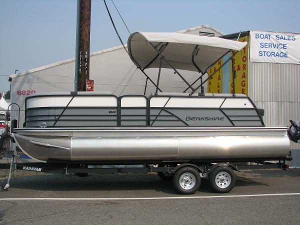 Berkshire 22CL2 CTS 2023 Berkshire 22CL2 CTS pontoon boat on trailer at boat sales lot.