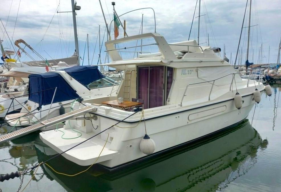 1991 Azimut 37