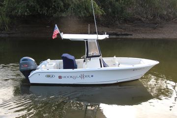 2019 Sea Hunt Triton 210