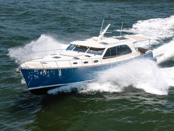 2025 Palm Beach Motor Yachts PB70