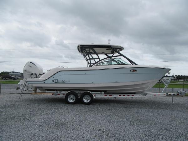 2024 Robalo R317 Dual Console