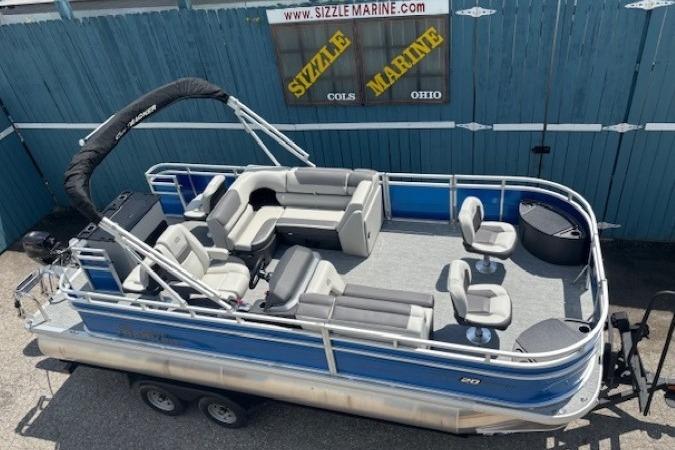 2026 Sun Tracker Fishin' Barge 20 DLX